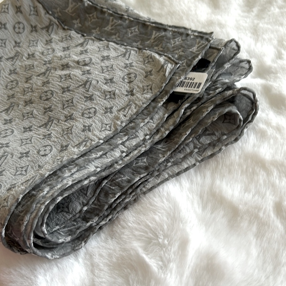 Louis Vuitton Monogram LV Silk Stole
